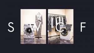 vaskemaskine fra electrolux sammen med kjole på mannequin, med print designet af Storm og Marie